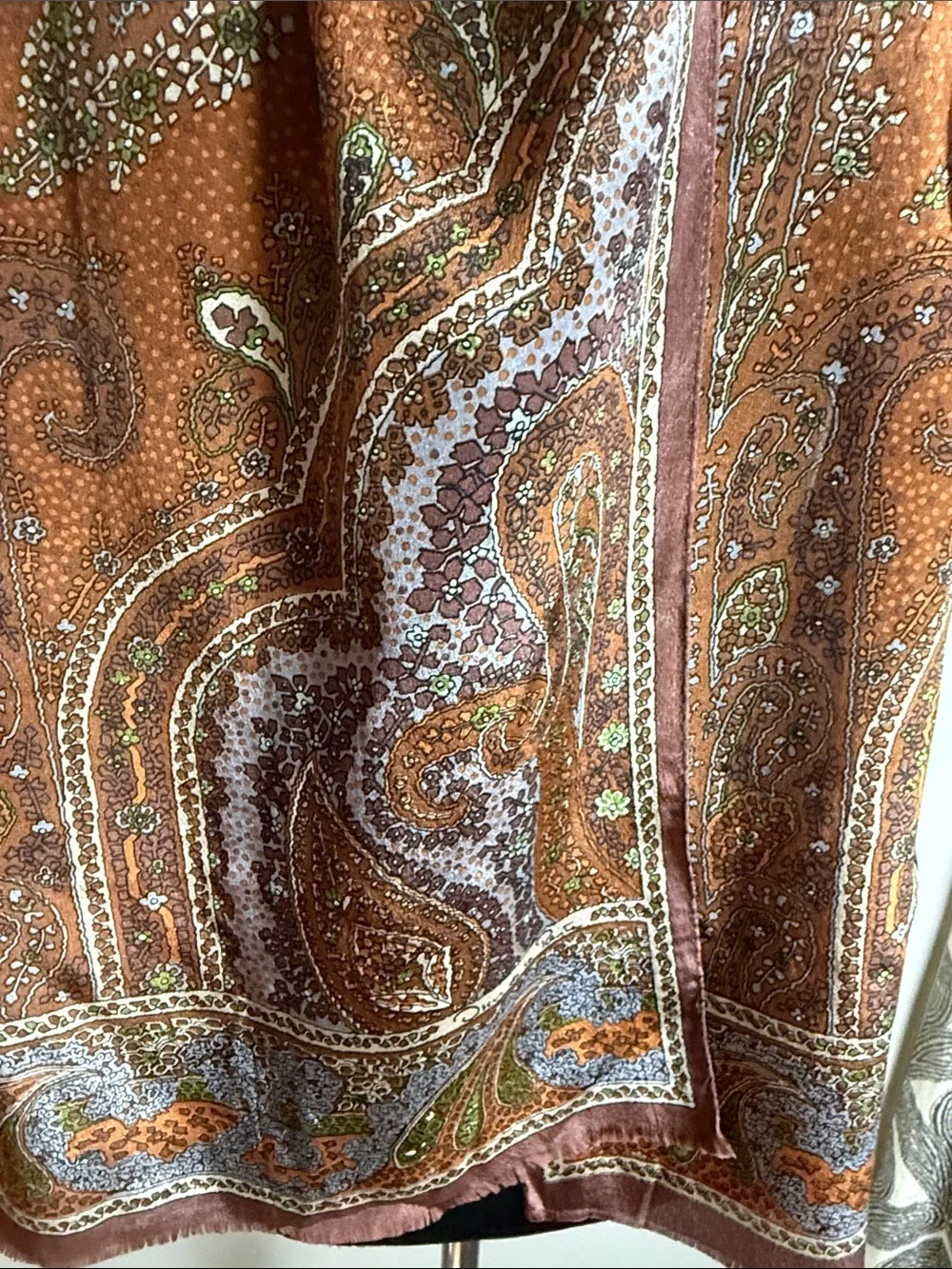 Vintage Oscar de la Renta 100% Silk Paisley Scarf – Made in Japan